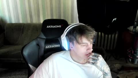 Snapshot of aron_neall chatting on March 27, 2026, 10:26 am biggest penis online show from March 27, 2026, 10:26 am