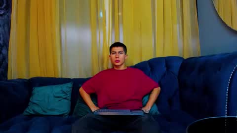 aron_pulse online show from January 12, 2026, 1:38 pm