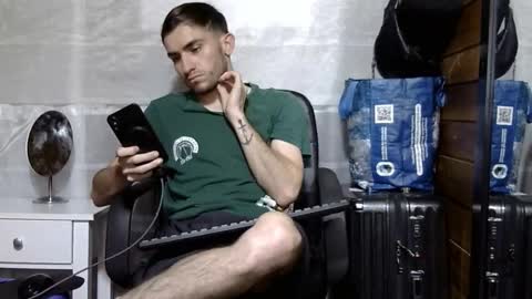 Aron G Franco online show from November 10, 2025, 3:27 am