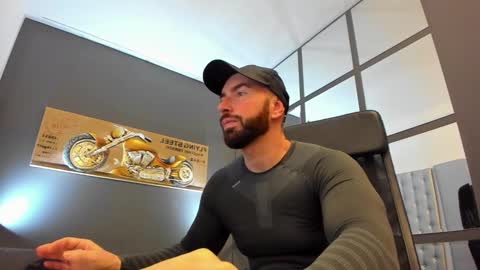 AronGrant online show from February 4, 2025, 12:00 pm