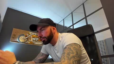 AronGrant online show from February 26, 2025, 9:32 am