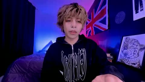 Aaron  online show from June 9, 2026, 8:26 am