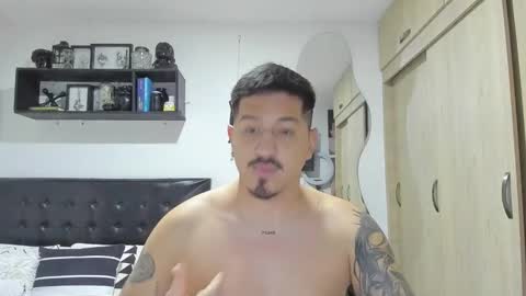 Snapshot of aronwilliams69 chatting on November 3, 2025, 6:36 am ARON Independent model online show from November 3, 2025, 6:36 am