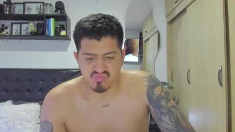 Snapshot of aronwilliams69 chatting on March 12, 2026, 2:50 am ARON Independent model online show from March 12, 2026, 2:50 am