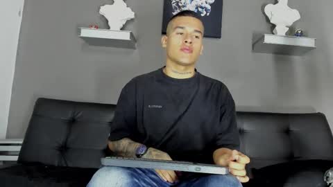 Snapshot of aroon_fit chatting on February 3, 2026, 11:59 am AROON HOT online show from February 3, 2026, 11:59 am