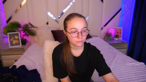 arrinawair online show from September 12, 2025, 7:30 am