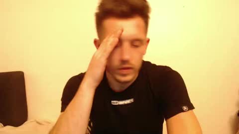 arromwilliam90 online show from December 7, 2024, 5:09 pm