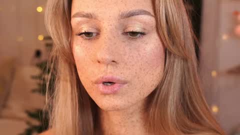 Snapshot of artease chatting on December 22, 2024, 11:00 am Arti Next Streams - online show from December 22, 2024, 11:00 am