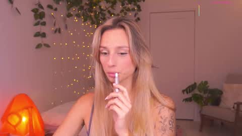 Snapshot of artease chatting on November 8, 2025, 9:42 am Arti Next Streams - online show from November 8, 2025, 9:42 am