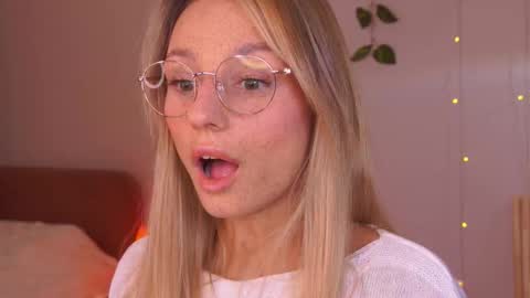 Snapshot of artease chatting on November 30, 2025, 10:30 am Arti Next Streams - online show from November 30, 2025, 10:30 am