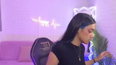 artemiss_tay online show from September 15, 2025, 7:25 pm