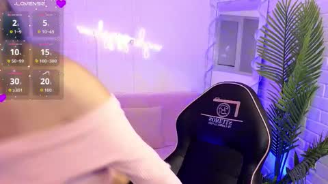 artemiss_tay online show from September 30, 2025, 7:41 pm