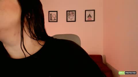 Snapshot of artmist_ chatting on October 13, 2025, 10:37 am Eli online show from October 13, 2025, 10:37 am