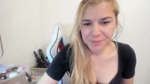 MIA online show from October 8, 2025, 8:56 am