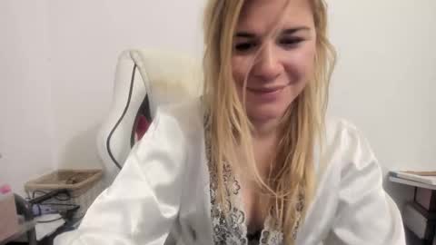 MIA online show from October 13, 2025, 5:40 am