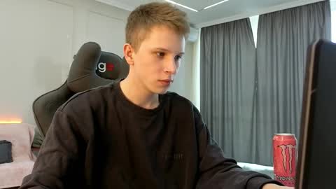 Archie online show from October 25, 2025, 2:41 am