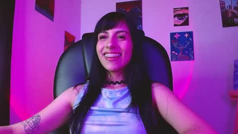   Independent Model online show from April 16, 2026, 9:39 pm