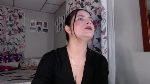 ximena online show from November 24, 2025, 12:43 am