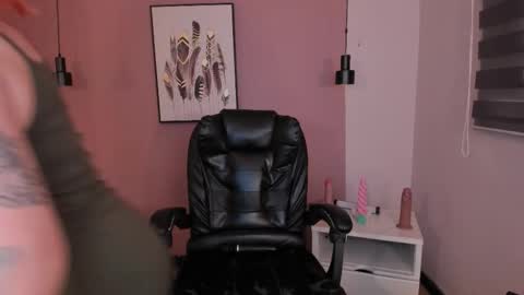 Asami  online show from October 25, 2025, 8:25 pm