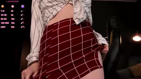 Ash online show from October 15, 2025, 1:00 pm