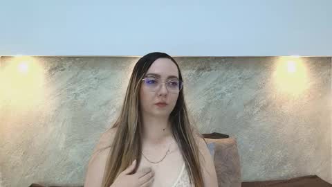 Asley Bennet online show from November 19, 2025, 4:56 am