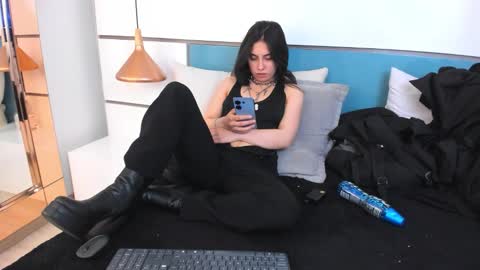 Ashkoreh online show from January 14, 2026, 7:41 pm