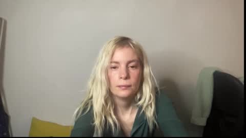 Ashlee online show from January 14, 2026, 3:23 am