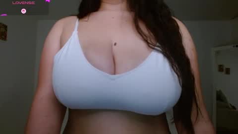 Snapshot of ashley33_ chatting on October 3, 2025, 9:12 pm Ashley online show from October 3, 2025, 9:12 pm