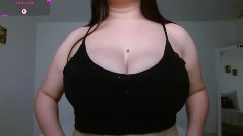 Snapshot of ashley33_ chatting on October 15, 2025, 11:16 pm Ashley online show from October 15, 2025, 11:16 pm