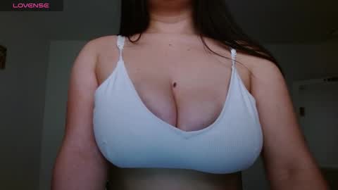 Snapshot of ashley33_ chatting on October 25, 2025, 4:42 am Ashley online show from October 25, 2025, 4:42 am