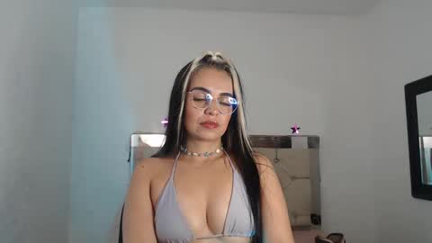 ashley__tylor online show from January 30, 2025, 3:33 am