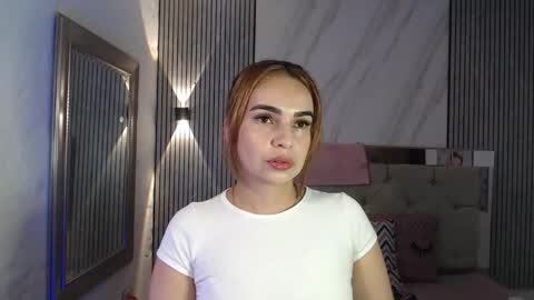 ashley__tylor online show from December 4, 2025, 2:21 am