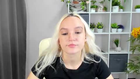 Snapshot of ashley_angely chatting on October 21, 2025, 4:46 am Ashley online show from October 21, 2025, 4:46 am
