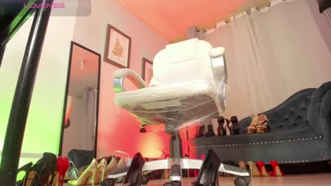 ashley_leon_ online show from January 10, 2025, 12:36 pm