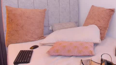 Camila online show from January 29, 2025, 11:46 pm