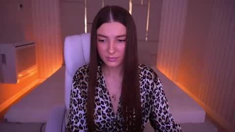 ashleybaee online show from November 13, 2025, 2:05 pm