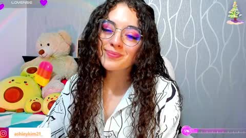 .. Ashley .. online show from December 16, 2024, 9:20 pm