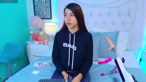 AshleyRoberh online show from November 28, 2025, 8:55 pm