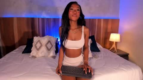 Ashley Santoss online show from September 26, 2025, 3:54 am