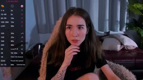 Ashley online show from November 26, 2025, 8:04 am