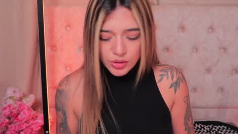 Ashley Lauren online show from January 31, 2025, 7:07 am