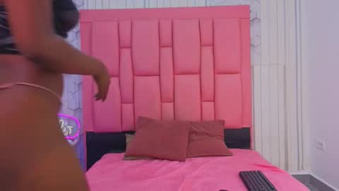 ashlleyray online show from March 11, 2026, 7:42 pm