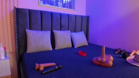 ashlye_miller_ online show from September 11, 2025, 4:23 am