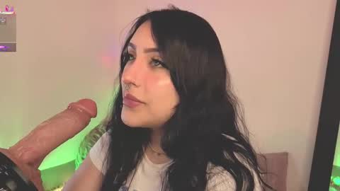 Snapshot of ashlynnlowe_ chatting on November 23, 2025, 7:35 pm Ash online show from November 23, 2025, 7:35 pm