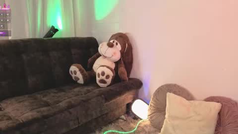 Snapshot of ashlynnlowe_ chatting on February 6, 2026, 8:34 pm Ash online show from February 6, 2026, 8:34 pm