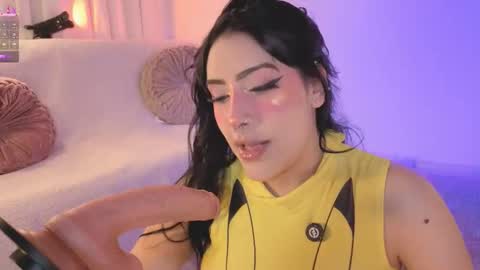 Snapshot of ashlynnlowe_ chatting on February 22, 2026, 2:24 am Ash online show from February 22, 2026, 2:24 am