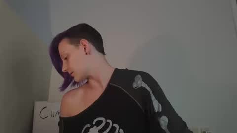 Snapshot of ashquartz chatting on October 14, 2025, 8:31 pm Ash online show from October 14, 2025, 8:31 pm