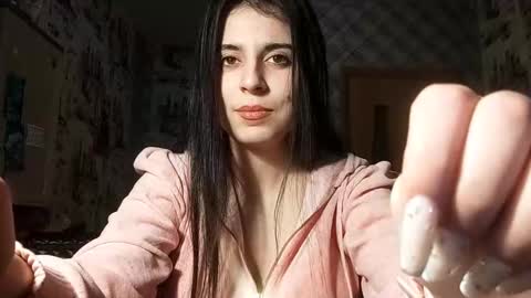 Lina online show from December 16, 2025, 10:42 am