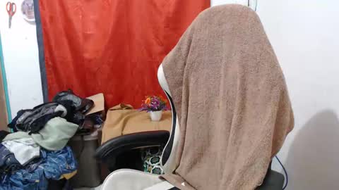 bb girl online show from November 25, 2025, 4:18 pm