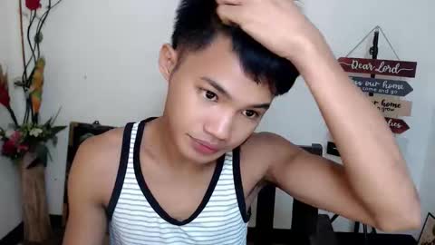 asian_lover05 online show from October 17, 2025, 5:37 pm